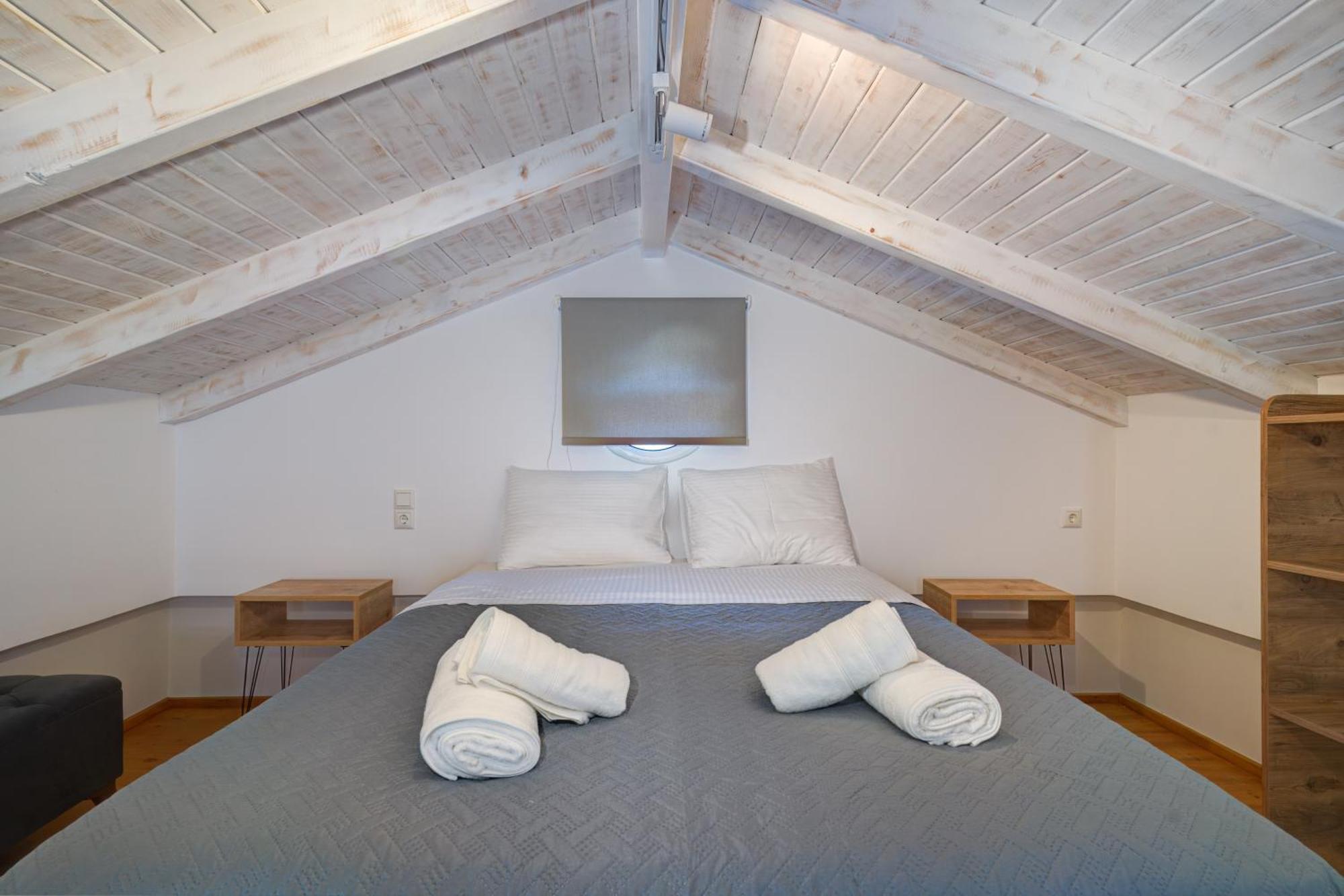 Molos Beachfront Apartments In Diakopto Dış mekan fotoğraf