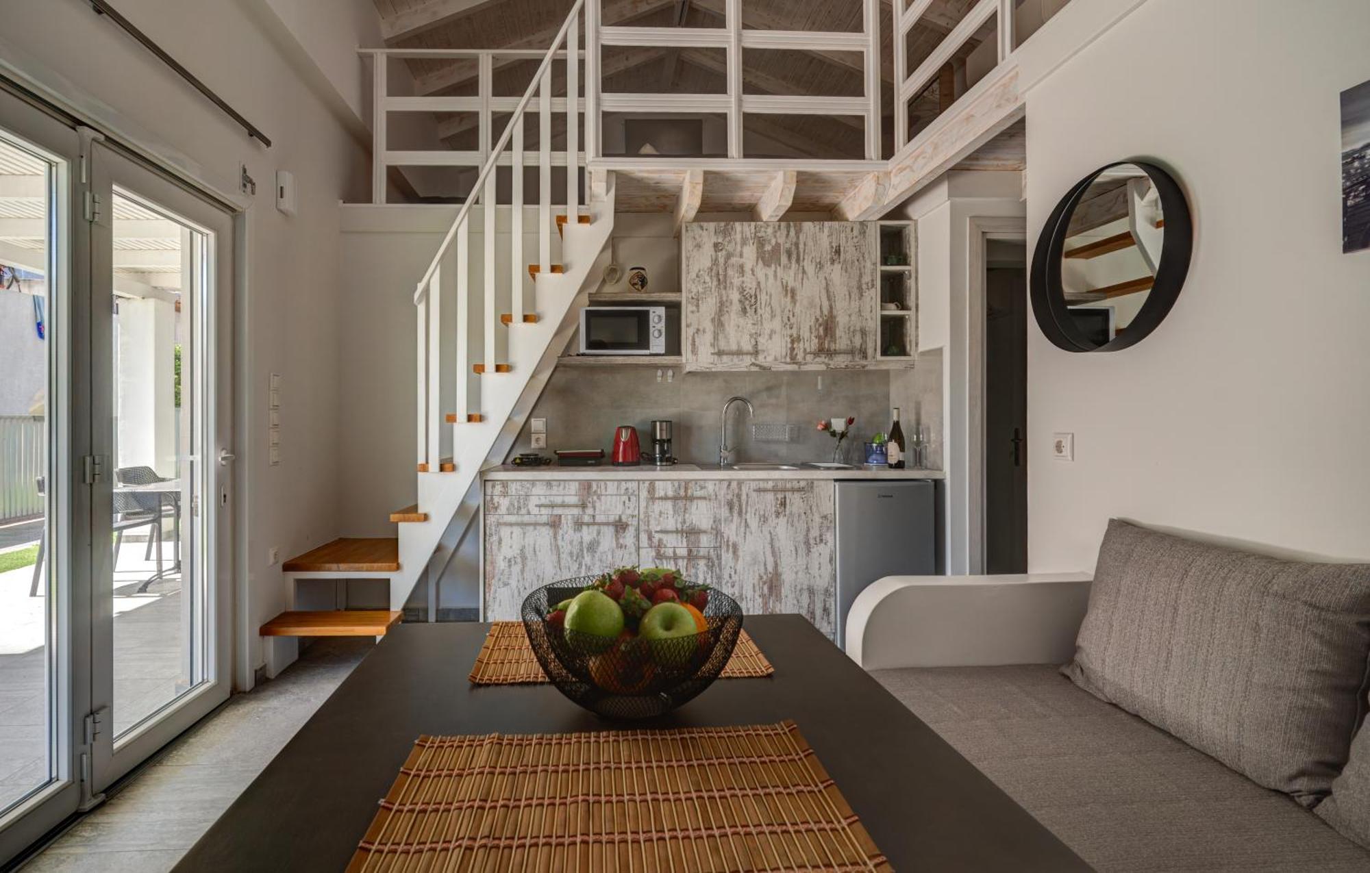 Molos Beachfront Apartments In Diakopto Dış mekan fotoğraf