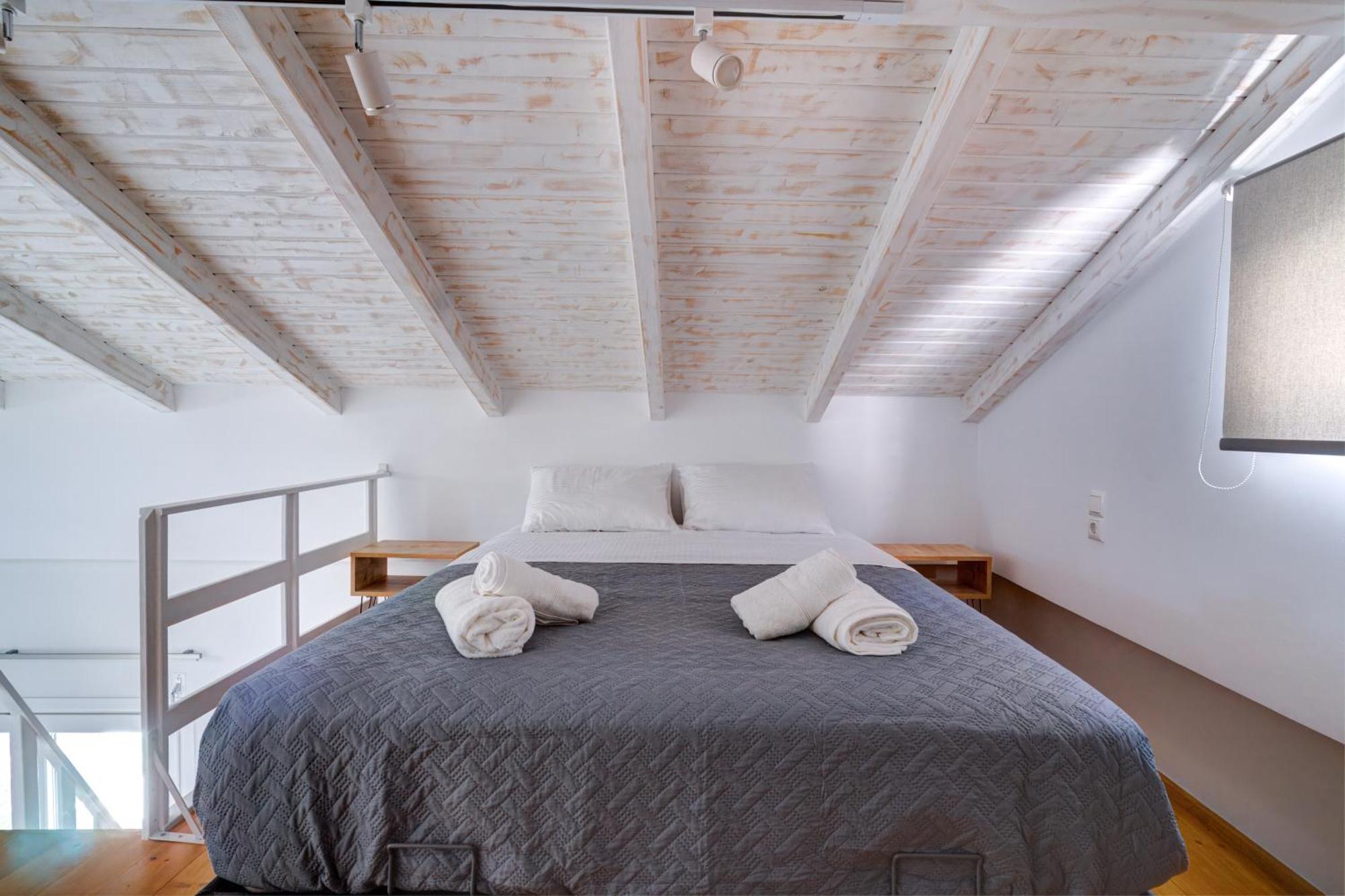 Molos Beachfront Apartments In Diakopto Dış mekan fotoğraf