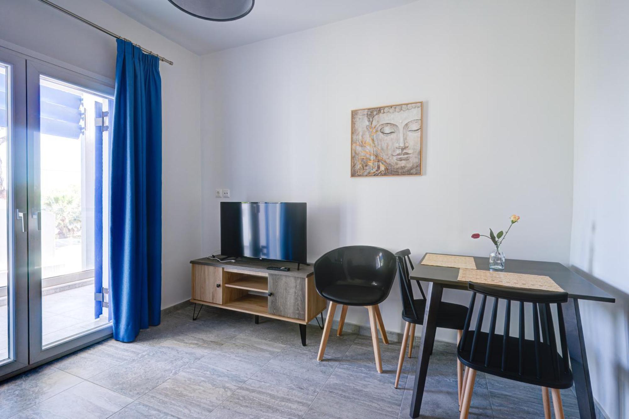 Molos Beachfront Apartments In Diakopto Dış mekan fotoğraf