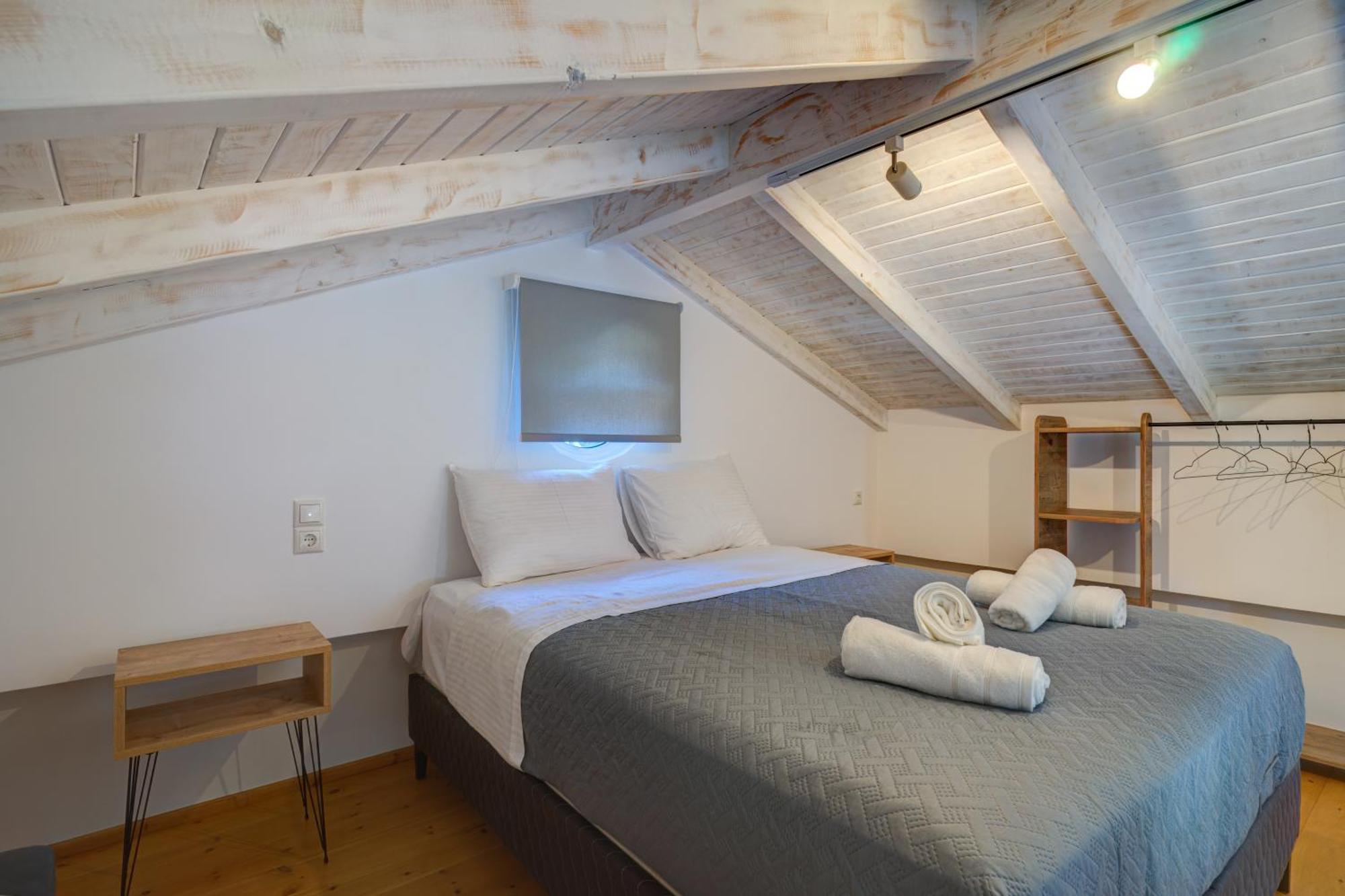 Molos Beachfront Apartments In Diakopto Dış mekan fotoğraf