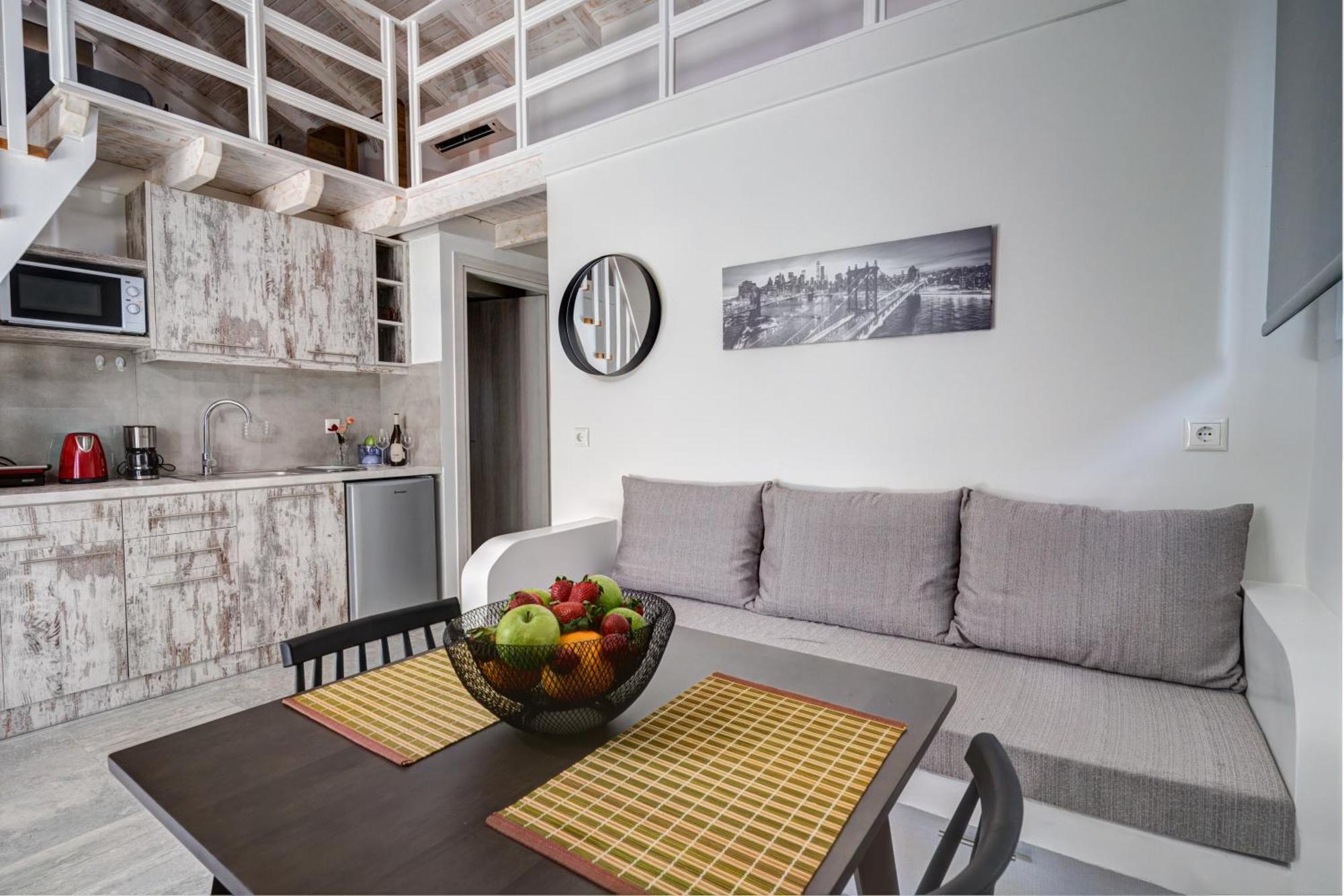 Molos Beachfront Apartments In Diakopto Dış mekan fotoğraf