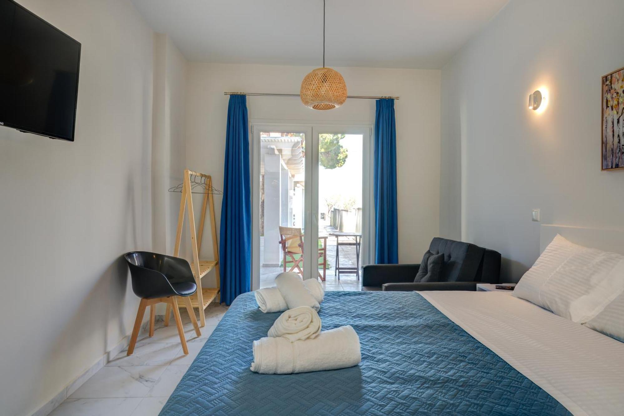 Molos Beachfront Apartments In Diakopto Dış mekan fotoğraf
