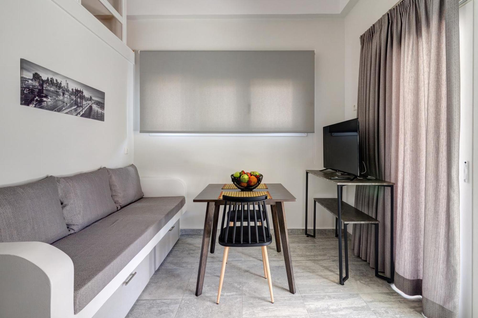 Molos Beachfront Apartments In Diakopto Dış mekan fotoğraf
