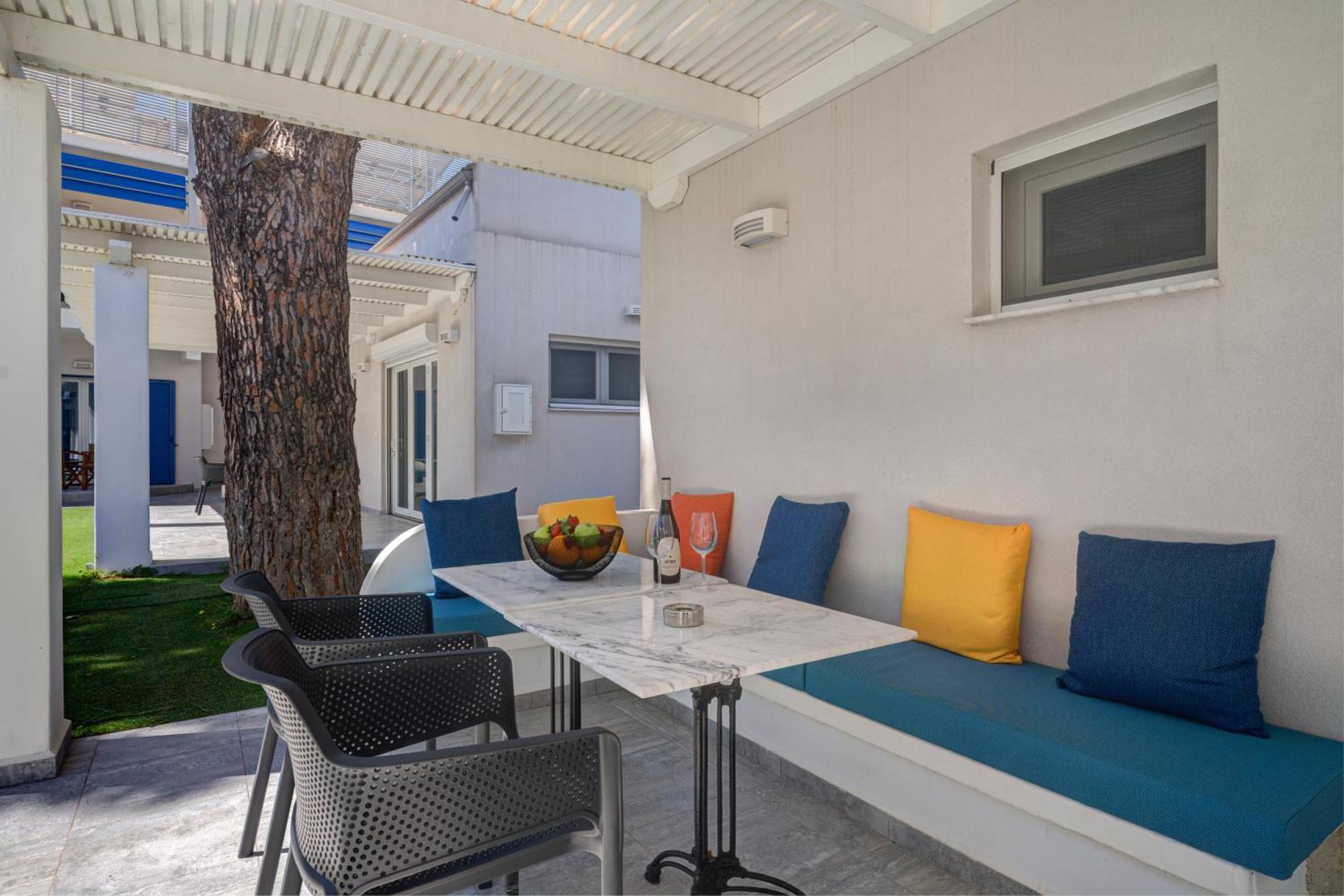 Molos Beachfront Apartments In Diakopto Dış mekan fotoğraf