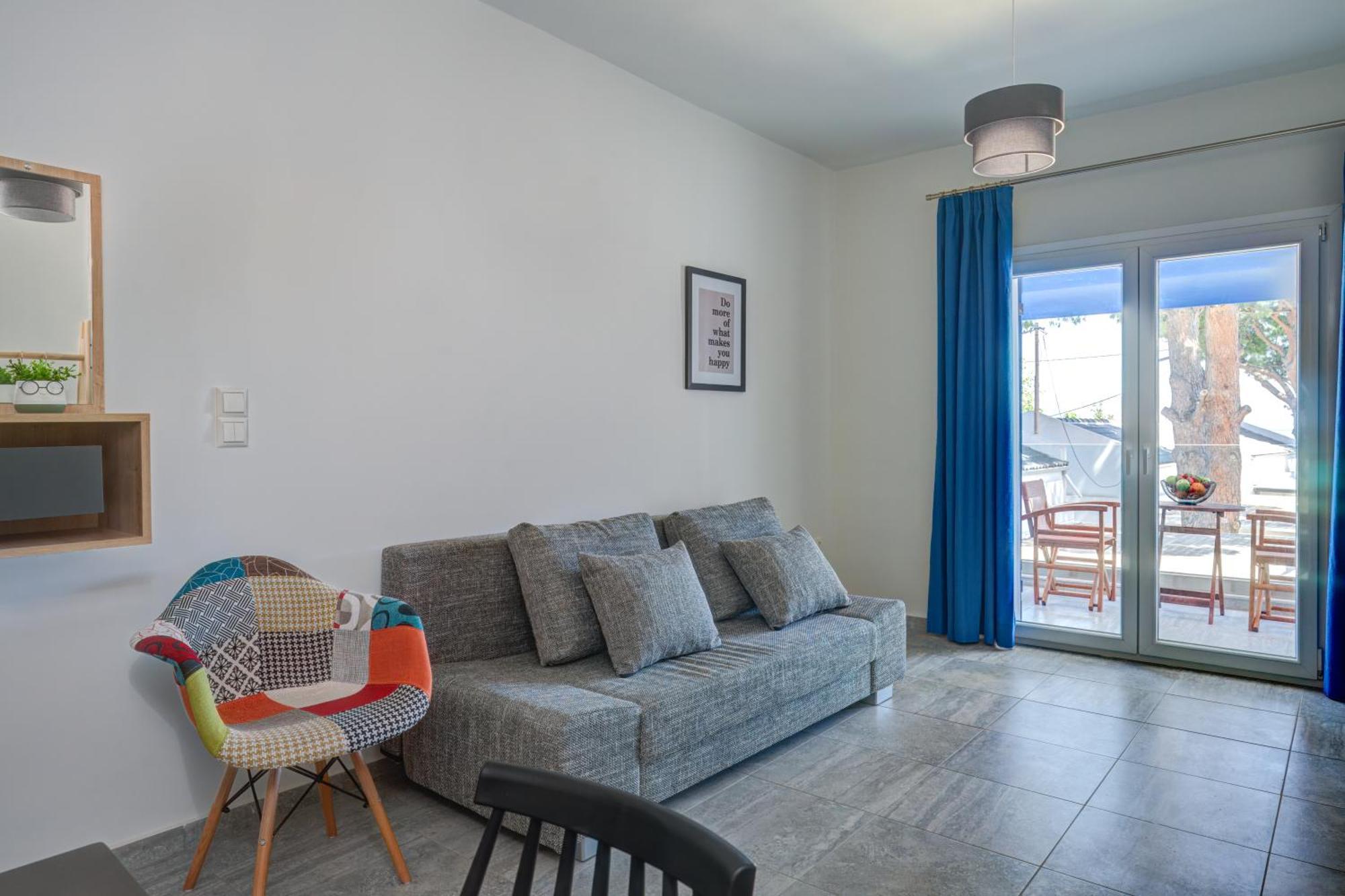 Molos Beachfront Apartments In Diakopto Dış mekan fotoğraf