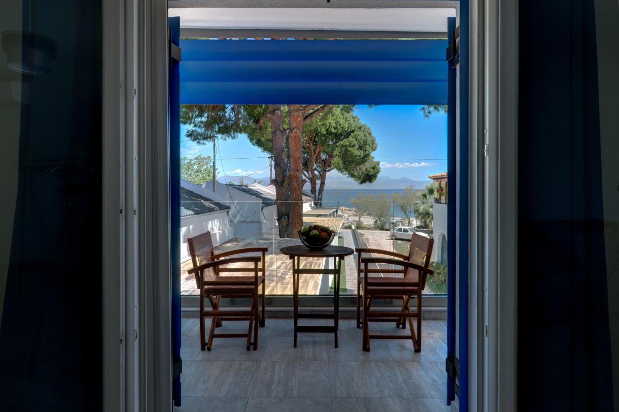 Molos Beachfront Apartments In Diakopto Dış mekan fotoğraf