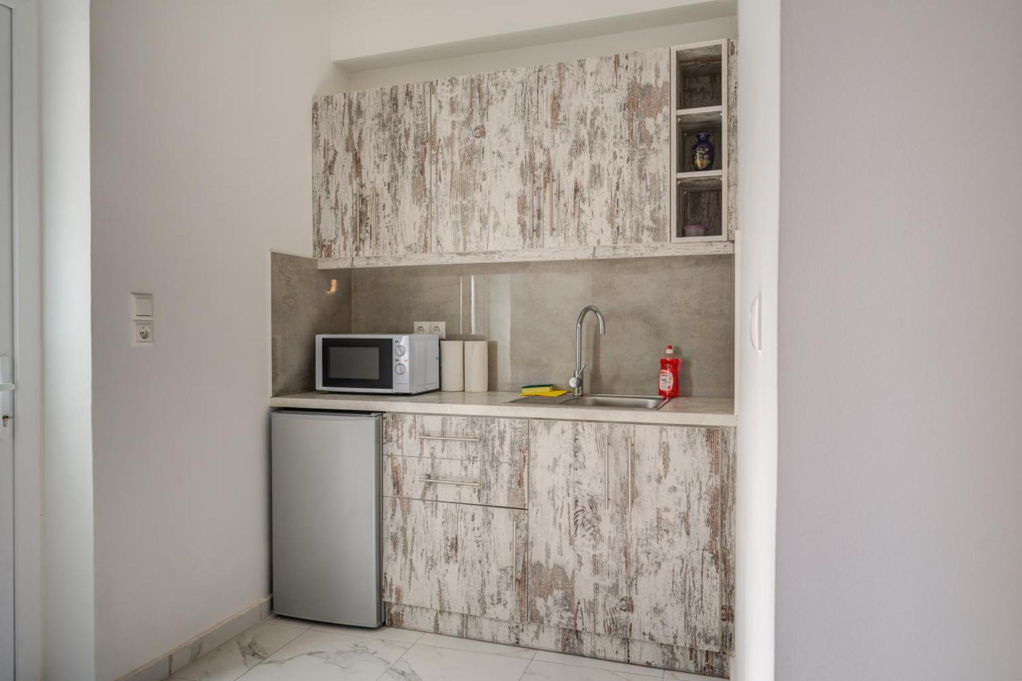 Molos Beachfront Apartments In Diakopto Dış mekan fotoğraf