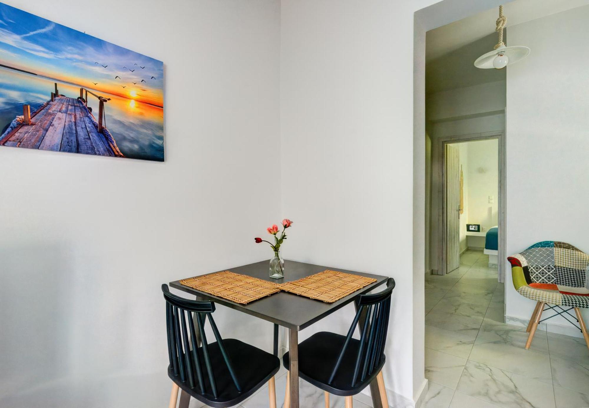 Molos Beachfront Apartments In Diakopto Oda fotoğraf