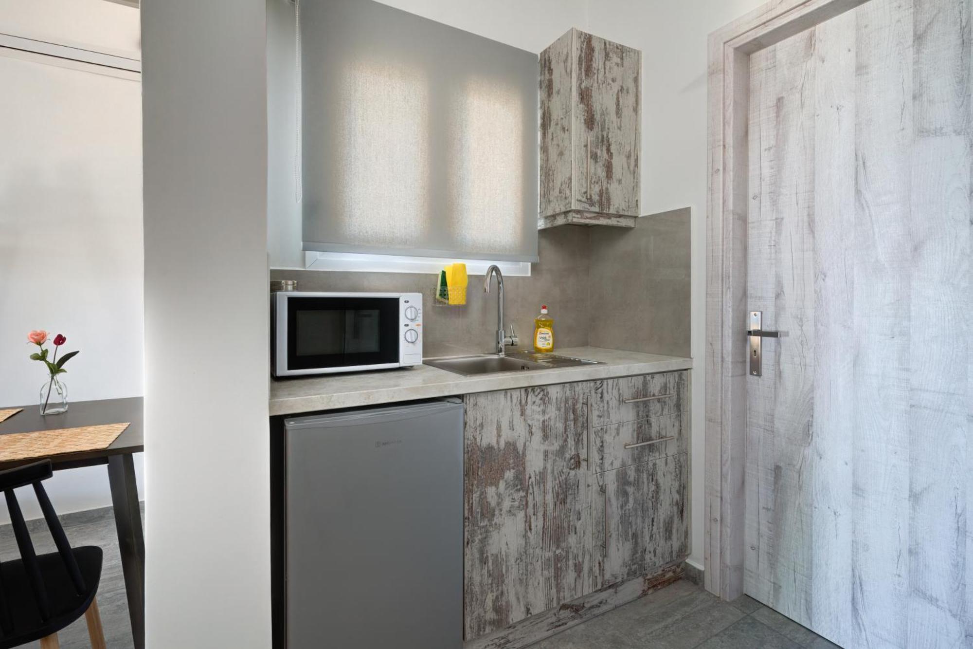 Molos Beachfront Apartments In Diakopto Oda fotoğraf