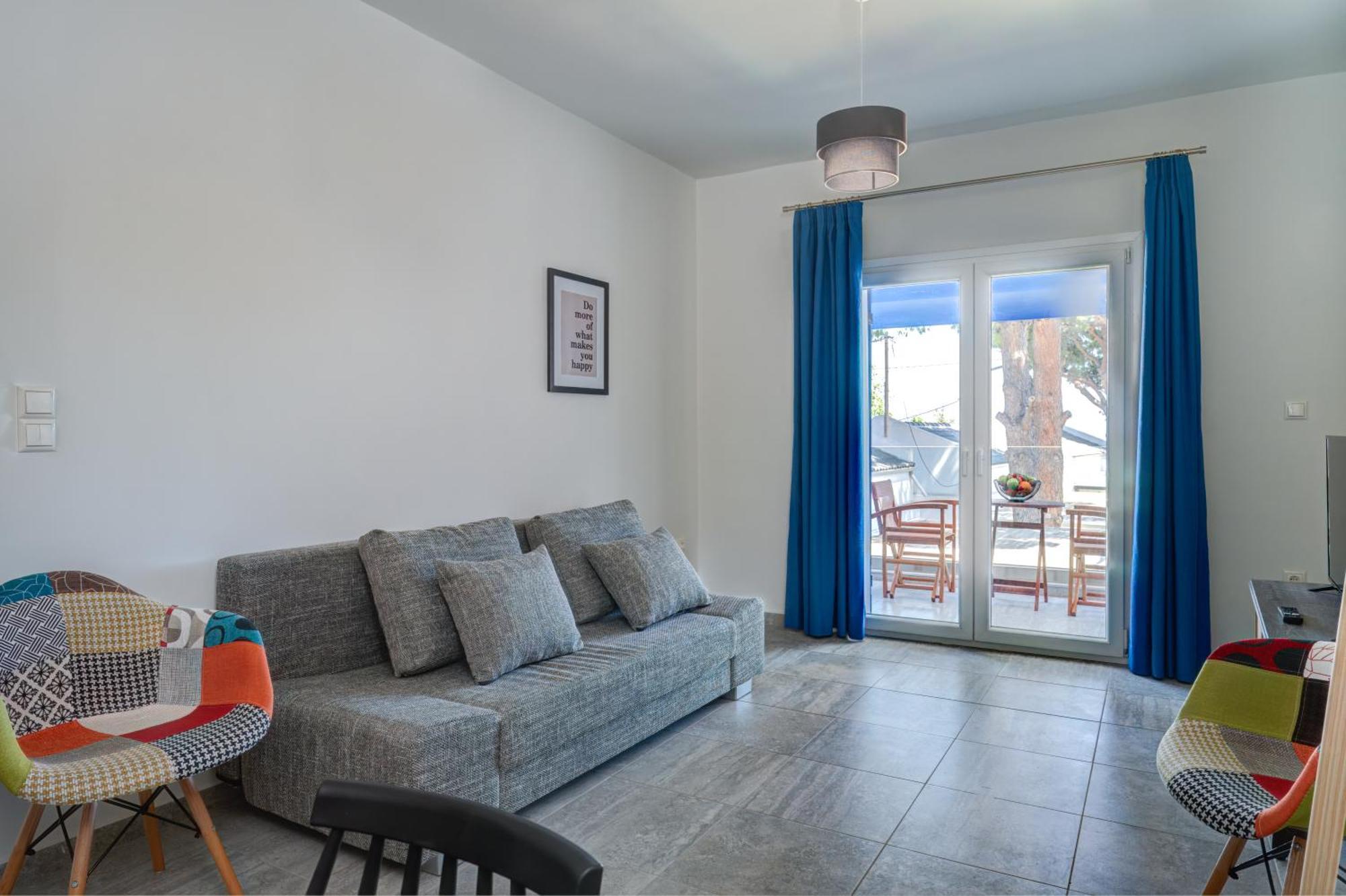Molos Beachfront Apartments In Diakopto Oda fotoğraf